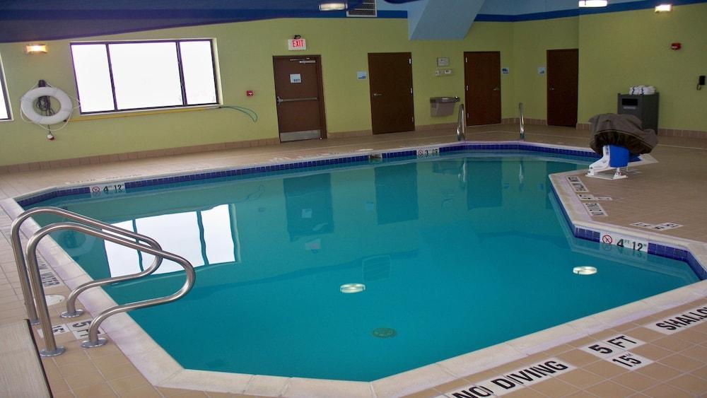 Holiday Inn Express And Suites Kittanning, An Ihg Hotel Dış mekan fotoğraf