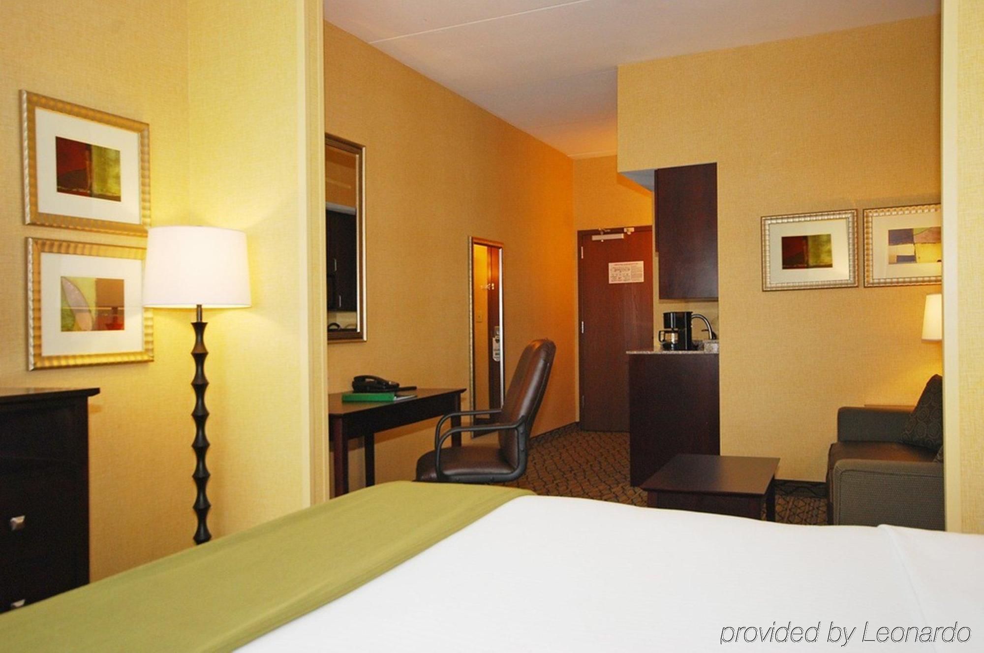 Holiday Inn Express And Suites Kittanning, An Ihg Hotel Dış mekan fotoğraf